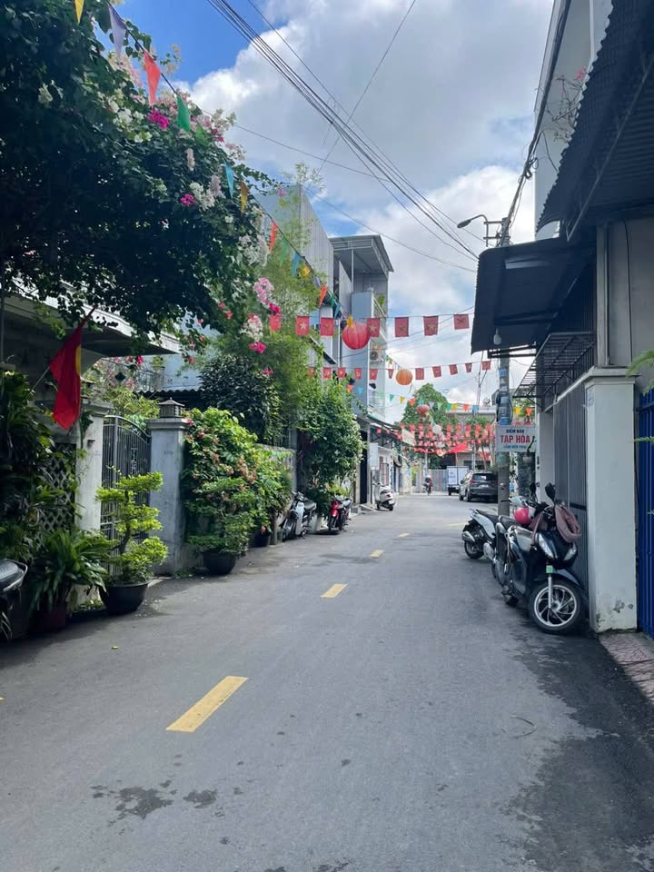 Nhà cho thuê hẻm Phan Đình Phùng, TP Quảng Ngãi, 2PN, giá 4.5 triệu - Tiện ích đầy đủ!