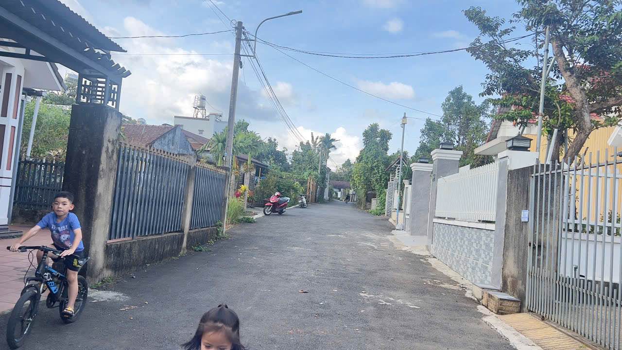 Đất nền Bảo Lộc 257.6m² giá 4.9 tỷ - Vị trí đắc địa, an ninh tốt!