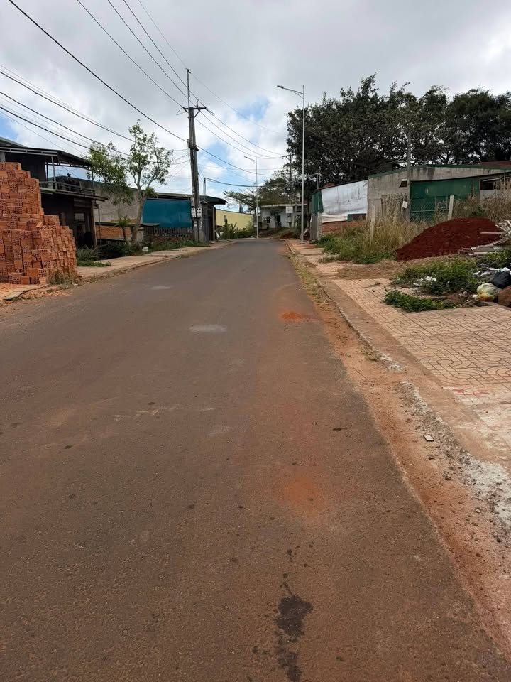 Đất tổ 2 Đắk Búk So 264m² giá 1.35 tỷ - Full thổ cư, vị trí gần trường học