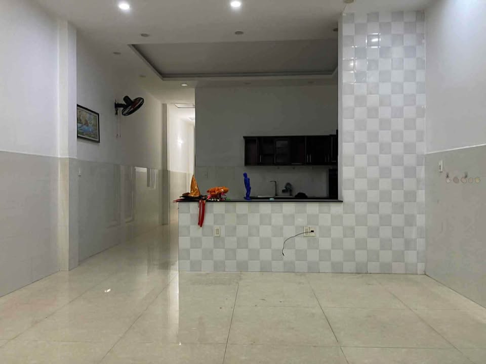 Nhà mặt tiền Tân Thới Nhất, Quận 12 - 110m² giá chỉ 5 tỷ - Kinh doanh sầm uất!