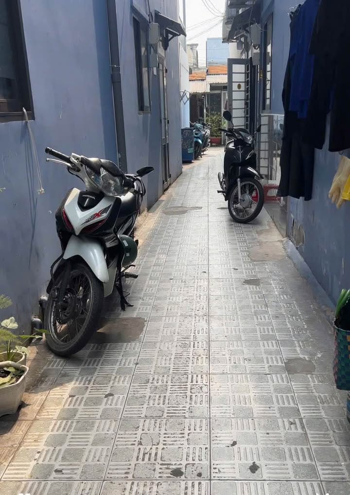 Nhà riêng hẻm 2m Ấp 3, Xuân Thới Thượng 19m² giá 850 triệu - Sẵn sàng ở ngay!