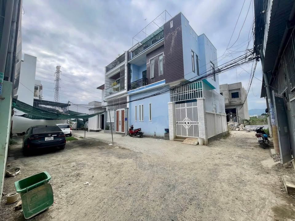 Đất nền lô góc hẻm Phú Trung, Vĩnh Thạnh 93m² giá 1.6 tỷ - Đường ô tô vào tận đất!