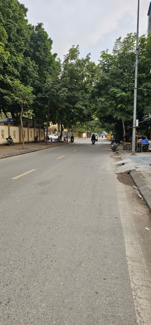 Đất nền Thanh Trì 30m² giá 9 tỷ - Mặt tiền 3.6m, vị trí đắc địa!