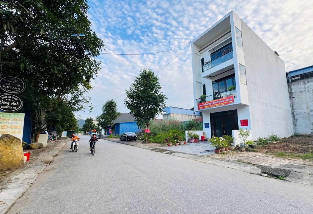 Đất kinh doanh Thị trấn Quân Chu 90m² giá 2.4 tỷ - Vị trí đẹp, kinh doanh thuận lợi!