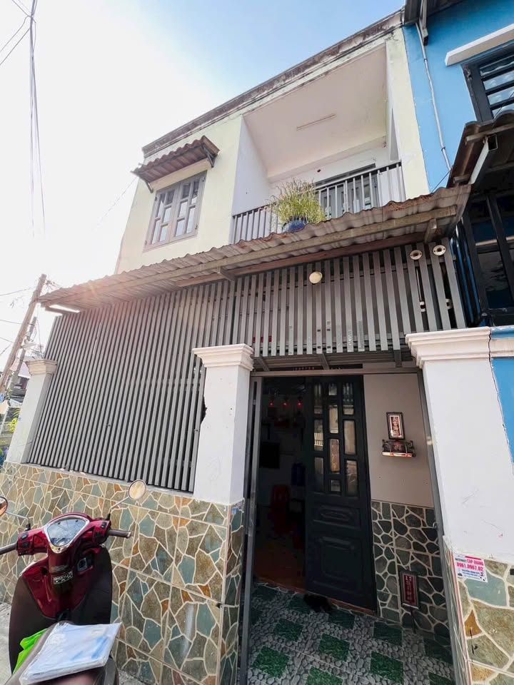 Nhà 2 tầng Hóc Môn 40m² giá 1.55 tỷ - Gần trung tâm quận 12