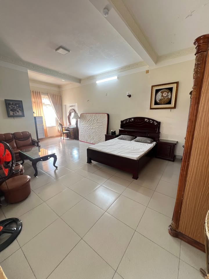 Cho thuê nguyên tầng 3 377 Hải Phòng, Đà Nẵng - Giá chỉ 5 triệu, đầy đủ nội thất!