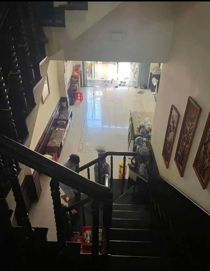 Nhà cho thuê Mặt tiền Phan Đăng Lưu, Đà Nẵng 150m² - Kinh doanh sạch sẽ, không quán ăn!