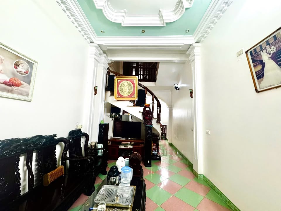 Nhà 3,5 tầng Đường Trần Phú, Phường Ba Đình 50m² - Vị trí đắc địa, vào ở ngay!