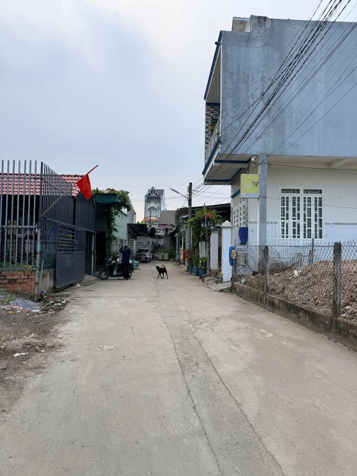 Nhà 1 trệt 1 lầu Ấp Trầu, Nhơn Trạch 261m² giá 4.5 tỷ - Chính chủ bán gấp!