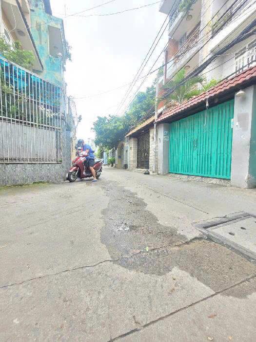 Nhà phố Bùi Đình Tuý, Bình Thạnh 52m² giá 8.8 tỷ - Hẻm xe hơi thông thoáng!