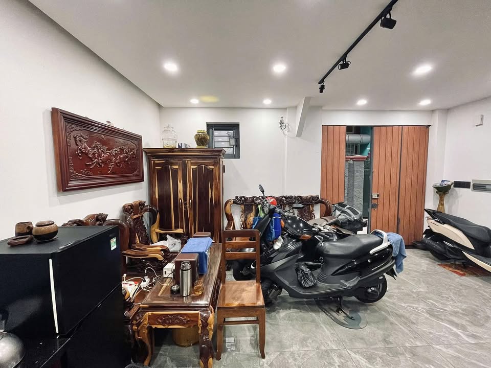 Nhà riêng Phú Nhuận 38m² giá 6.19 tỷ - Hẻm 3m gần mặt tiền, tặng nội thất cao cấp!