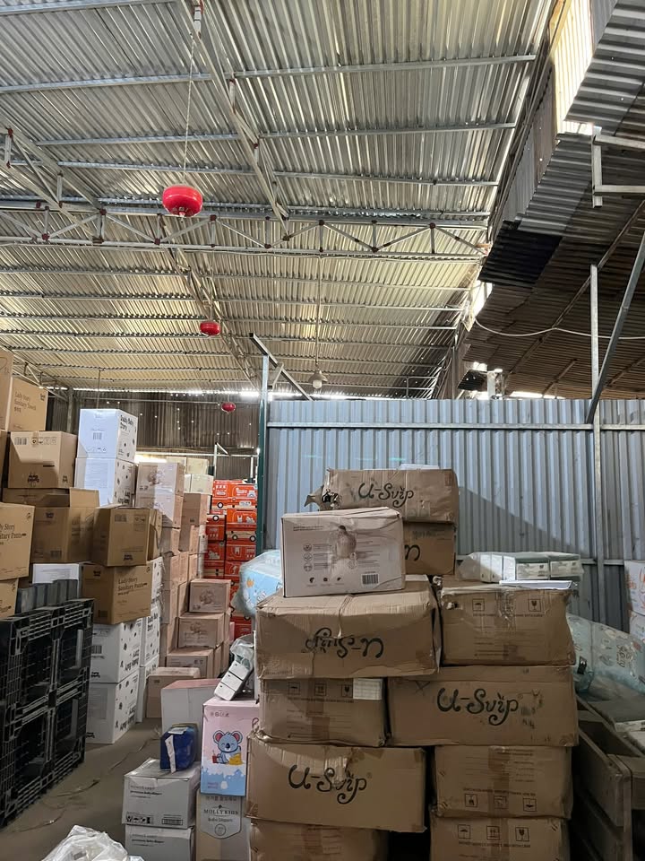 Kho cho thuê đường Nguyễn Khoái Hoàng Mai 700m² giá 70 triệu - Tiện ích đầy đủ!