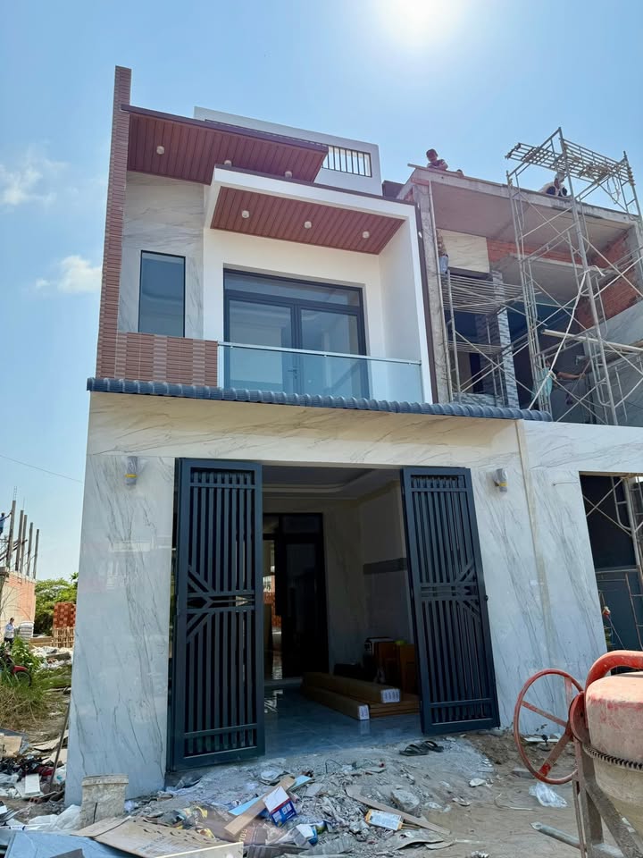 Nhà 2 mặt tiền KDC Minh Linh, Vĩnh Long 105m² giá 2.95 tỷ - Chính chủ bán gấp!