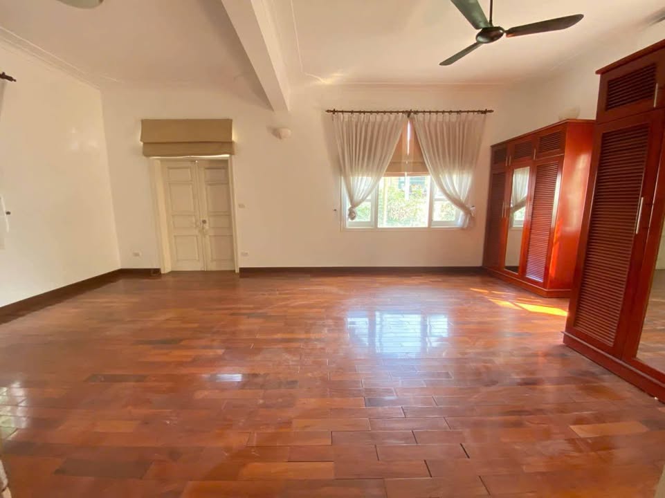 Cho thuê nhà 5 tầng Tô Ngọc Vân - 100m² giá 60 triệu - Vị trí đắc địa cho kinh doanh!