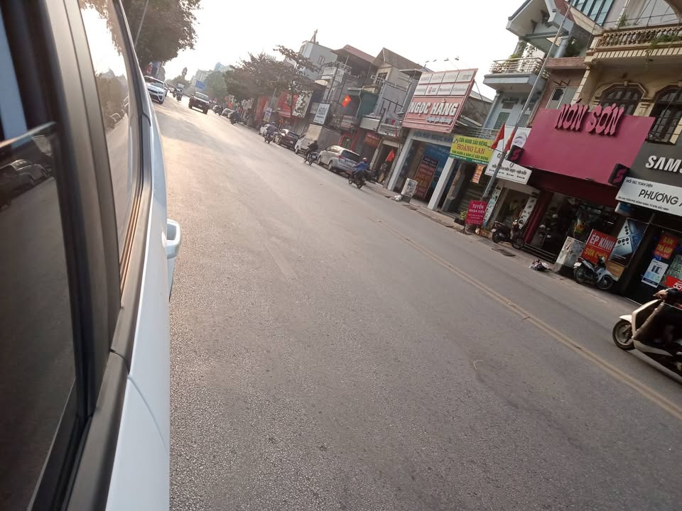 Mặt tiền FrontHouse đường Trần Phú, Từ Sơn 90m² - Vỉa hè siêu rộng, cho thuê 13 triệu/tháng