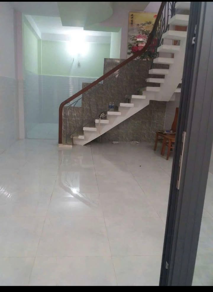 Nhà cho thuê hẻm xe hơi gần AEON Tân Phú 48m² giá 10 triệu - Phù hợp gia đình và kinh doanh online!