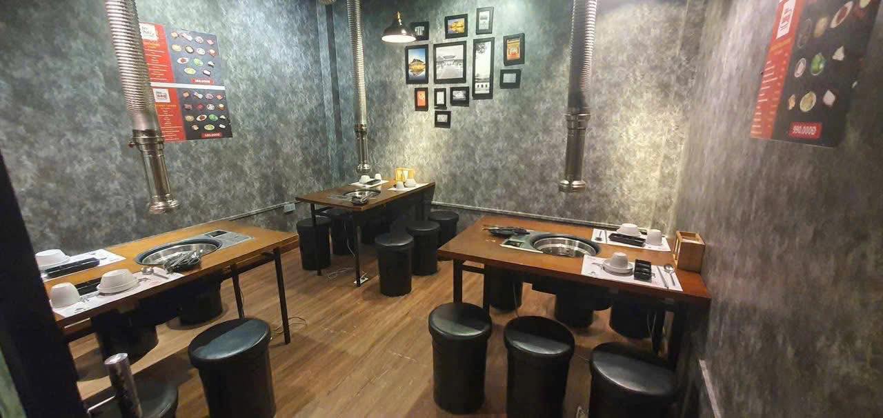 Nhà hàng thịt nướng Hàn Quốc phố Đỗ Quang 50m² giá 300 triệu - Sang nhượng ngay!