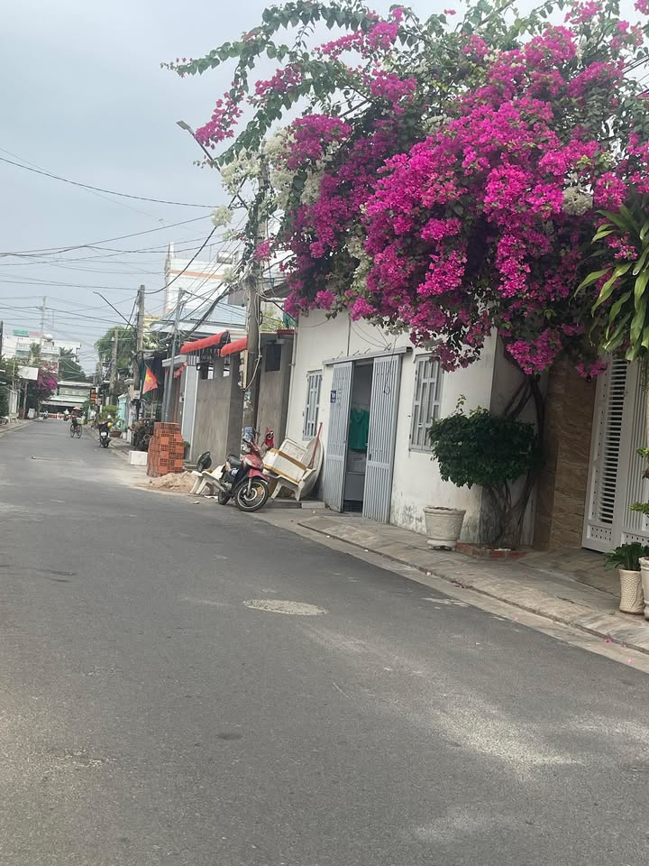 Nhà 1 Trệt 1 Lầu Đẹp MT Hẻm 8m P. Rạch Dừa, Quận 8 - Sẵn sàng vào ở!