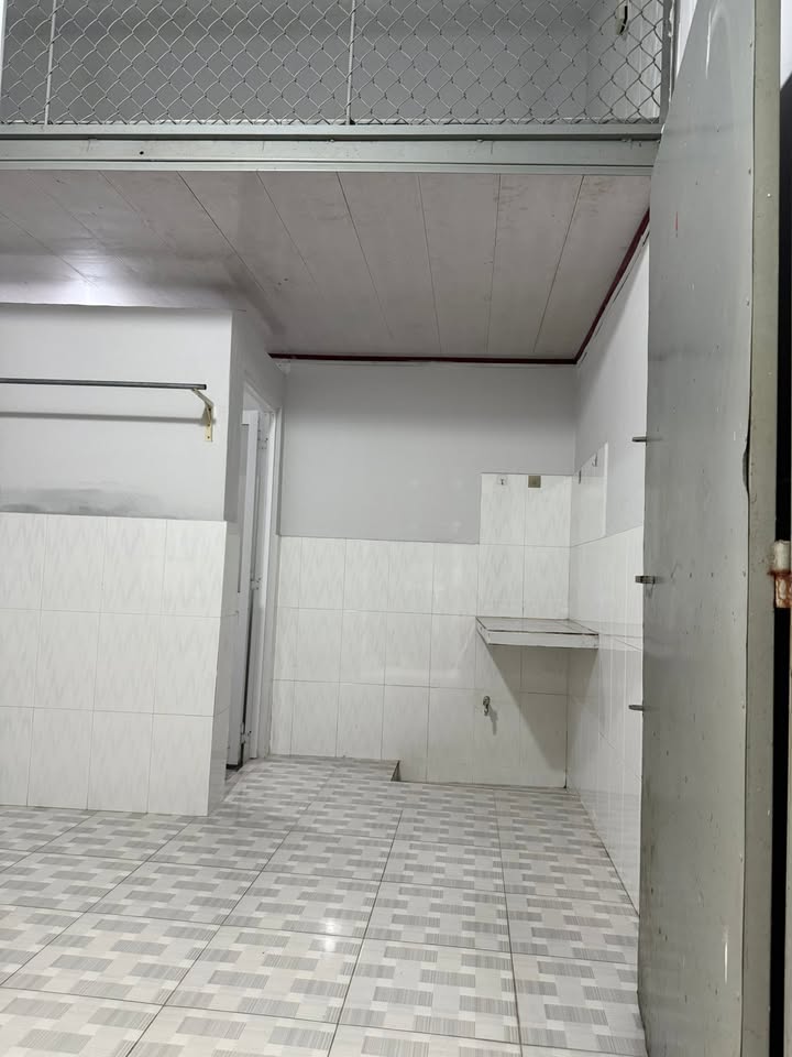 Phòng trọ sinh viên tại Cần Thơ 20m² chỉ 1.8 triệu - Sạch sẽ, an ninh 24/7!