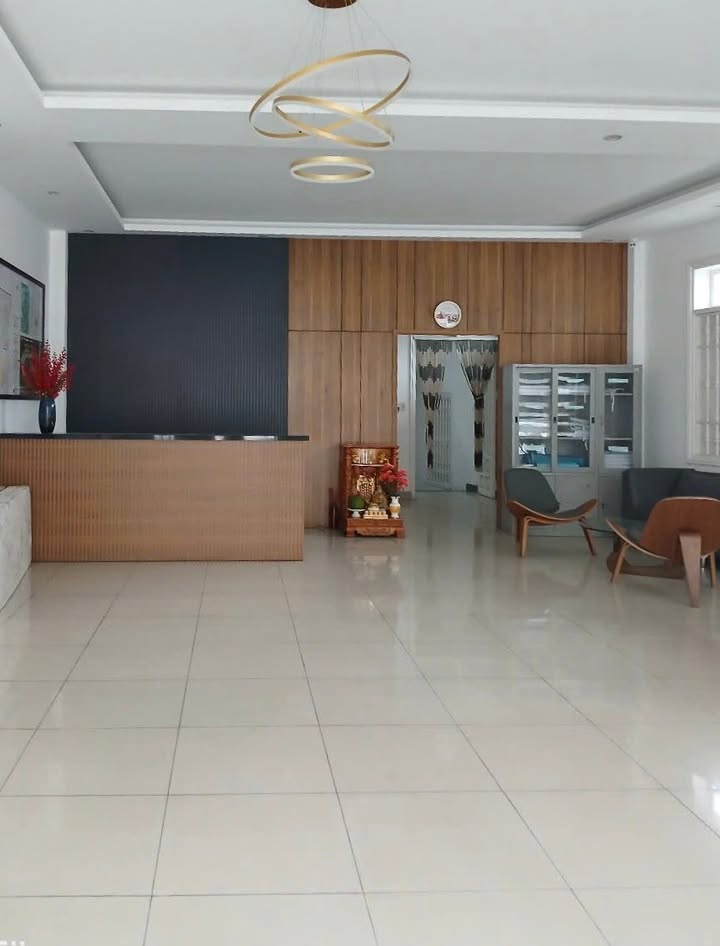 Nhà cho thuê 3 tầng mặt tiền 8,5m tại trung tâm Huế - Thích hợp làm văn phòng, spa