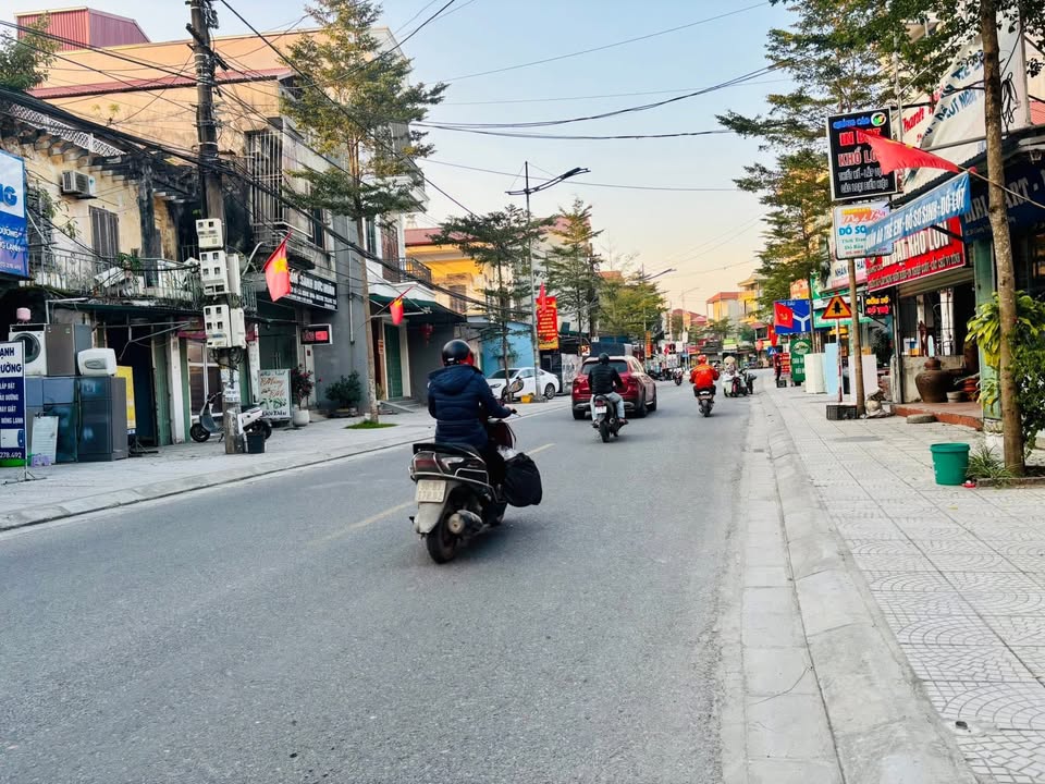 Nhà 2 tầng tại phường Quế, Kim Bảng 97m² giá 4 tỷ - Kinh doanh sầm uất ngay trục chính