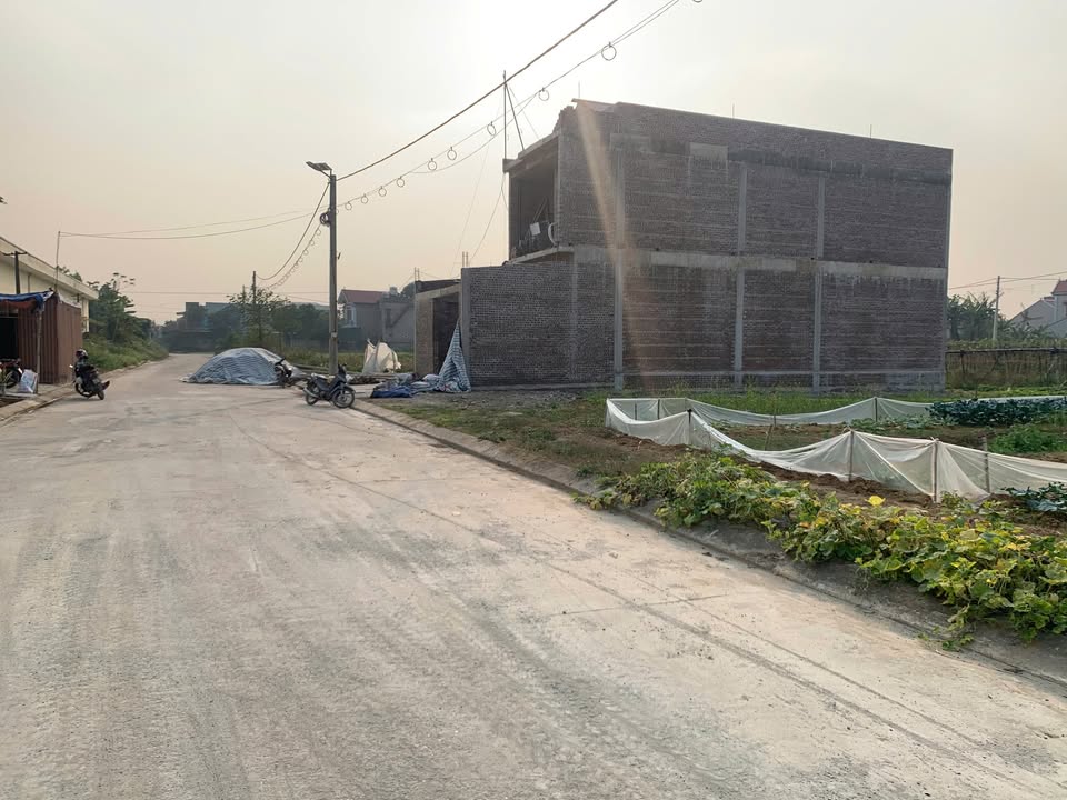 Đất phân lô Vĩnh Tiến, Vụ Bản, 120m² giá 2 tỷ - Sổ đỏ chính chủ, vị trí đẹp!