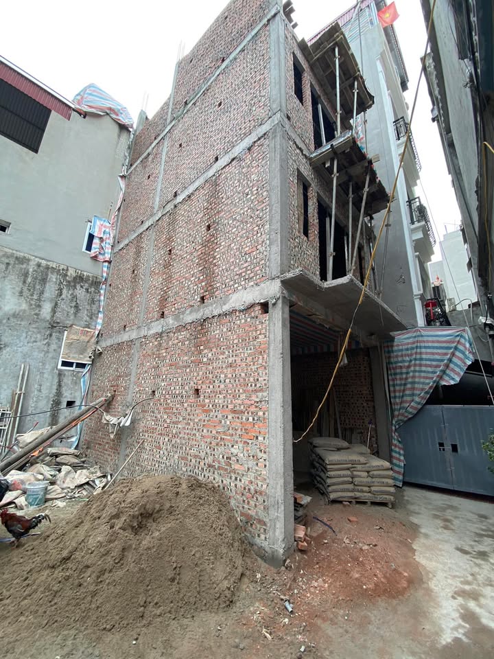 Nhà 5 tầng Thị trấn Trạm Trôi 30m² - Chính chủ, giá thương lượng tốt!