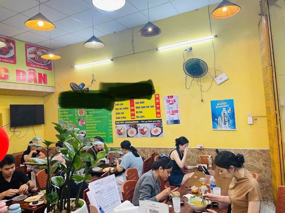 Nhà mặt tiền Núi Thành 130m² giá 25 triệu - Kinh doanh sầm uất!