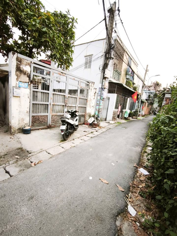 Bán nhà Tân Xuân Hóc Môn 84m² giá 3 tỷ - Nhà đẹp, tiện xây mới!