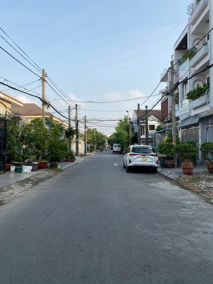 Nhà cho thuê Khu dân cư Bình Hưng Quận 8, 81m² giá 11 triệu - Chính chủ, tiện làm văn phòng!