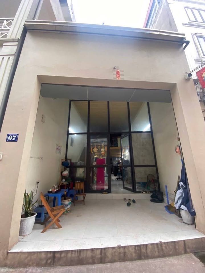 Đất nền 70m² Ngô Gia Tự, Long Biên chỉ 9 tỷ - Sổ đỏ chính chủ, ô tô vào tận nơi!