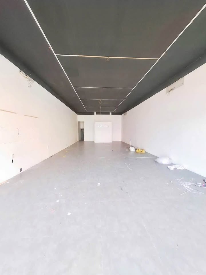 Mặt tiền Phạm Văn Thuận, Biên Hòa 150m² giá 30 triệu - Kinh doanh sầm uất!