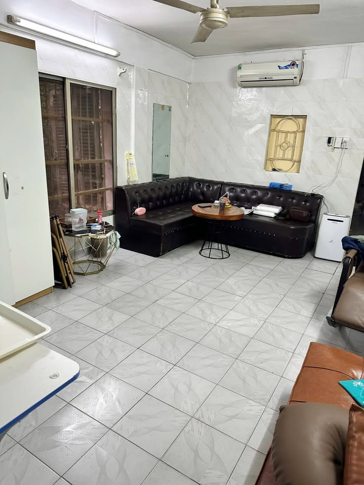 Nhà thuê tầng 4 khu tập thể Nam Đồng - Đống Đa 58m² giá 6 triệu - Căn góc thoáng mát!