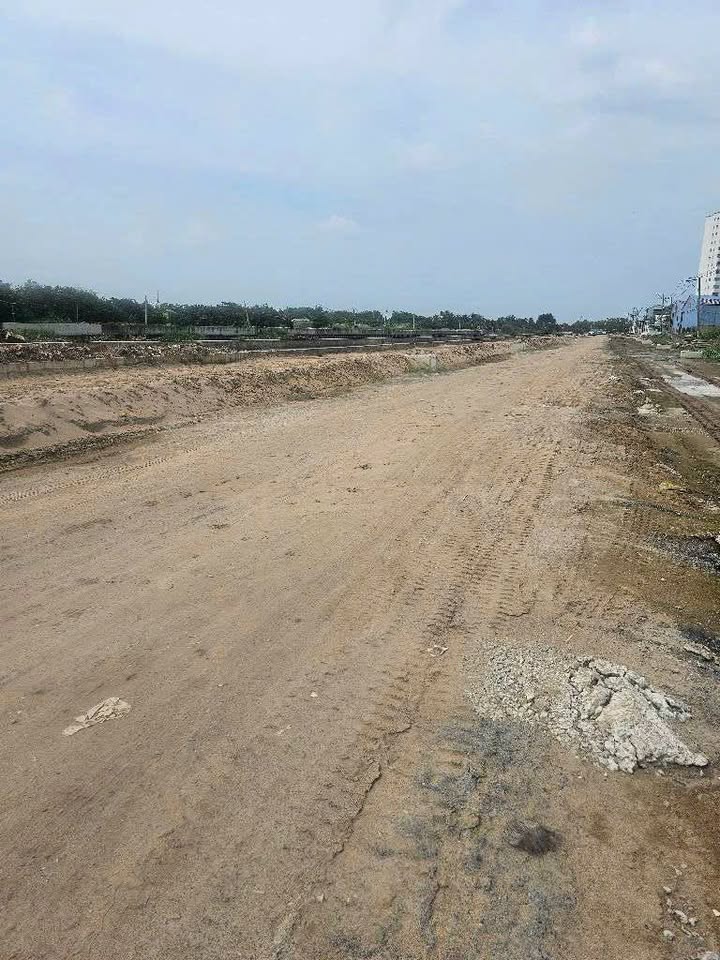 Đất mặt tiền kênh Tham Lương - Bình Tân 64m² giá 5 tỷ - Kinh doanh sầm uất!