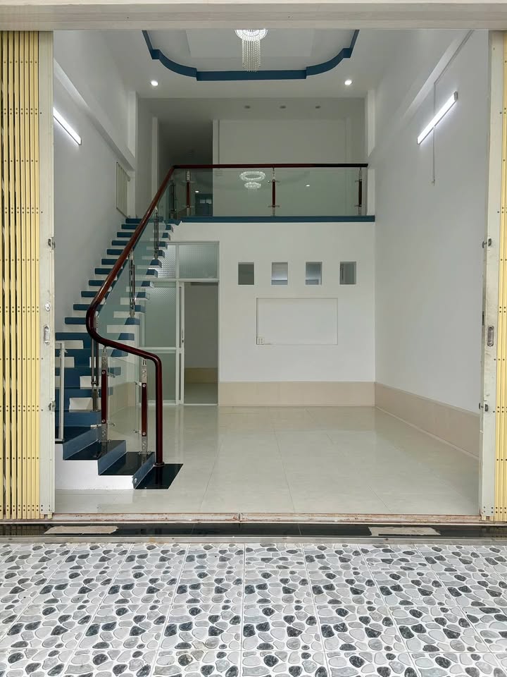 Nhà đẹp 1 trệt 1 lửng tại Phường Tân Xuyên, Cà Mau 67m² giá 1.45 tỷ - Sẵn sàng vào ở!