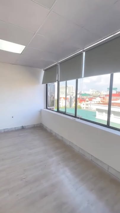 Văn phòng cho thuê Trần Vỹ, Cầu Giấy 30m² - Ban công thoáng mát, setup ngay!