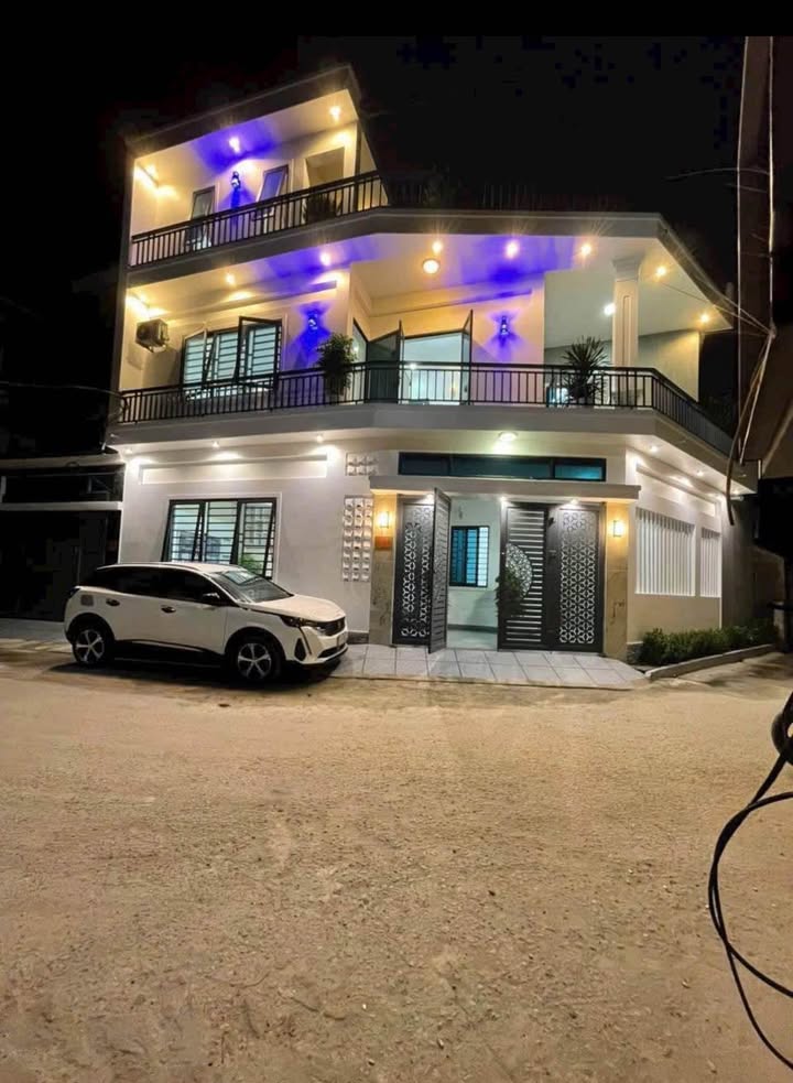 Nhà 3 tầng mới xây tại phường Hưng Bình, 88m² giá 7 tỷ - Nội thất đầy đủ, vào ở ngay!