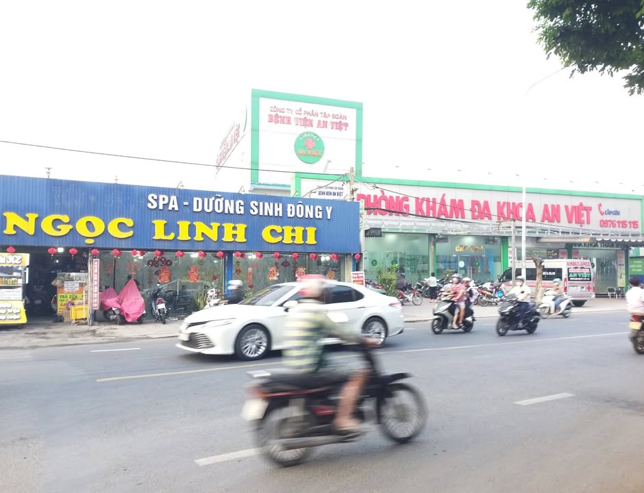 Nhà 2 tầng 66m² tại Dĩ An giá 3 tỷ - Đường rộng 10m, cây xanh thoáng mát!