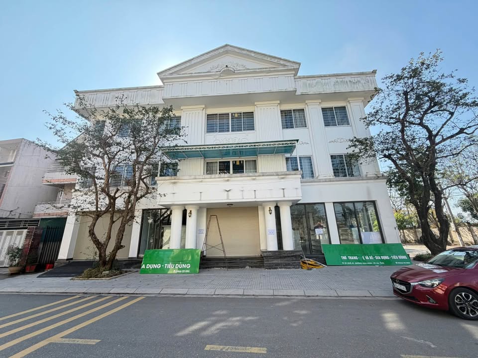 Siêu Thị 3 Tầng 2 Mặt Tiền Đường Hà Huy Tập 267m² Giá 13 Tỷ - Cơ hội sở hữu tuyệt vời!