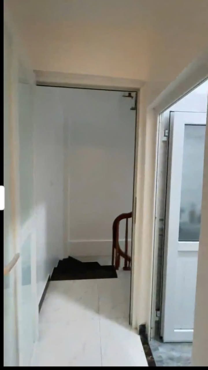 Cho thuê nhà 4 tầng ngõ 220 Đường Nam Dư, 30m² - Nhà mới, đầy đủ nội thất, giá tốt!