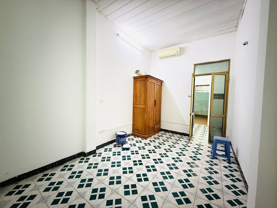 Nhà cấp 4 cho thuê Phúc Diễn, Bắc Từ Liêm 70m² - Sân rộng, Ô tô đỗ cửa!