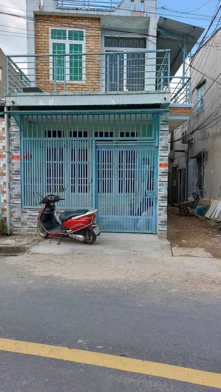 Nhà mặt tiền Phạm Thị Tôm, Hóc Môn, 40m² giá 2.25 tỷ - Kinh doanh thuận lợi!