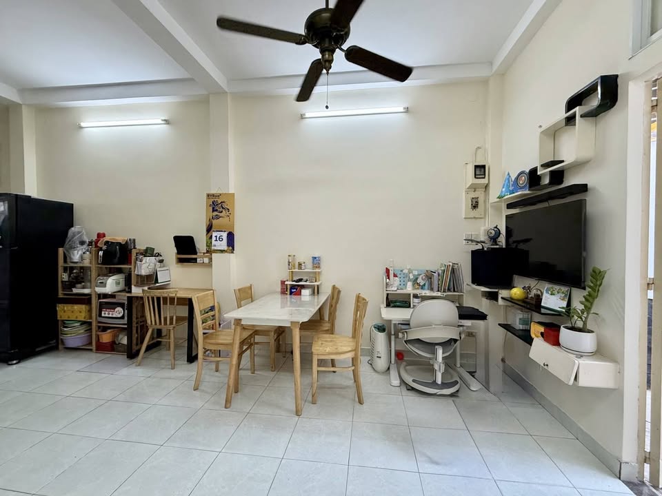 Nhà phố 2 tầng đường Điện Biên Phủ, Bình Thạnh, giá 4.9 tỷ - Tiện ích đầy đủ, vị trí đắc địa!