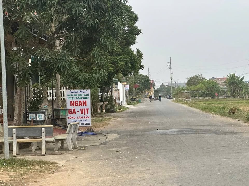 Mặt bằng kinh doanh Bút Sơn 90m² giá 1.6 tỷ - Vị trí đắc địa, dòng khách ổn định!