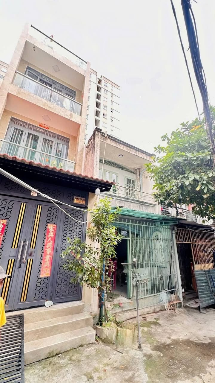 Nhà 2 tầng Phường 11 Quận 8 39m² giá 3.69 tỷ - Sổ hồng riêng công chứng ngay!