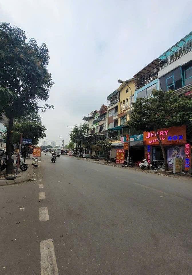 Nhà phố 5 tầng đường Chiến Thắng, Văn Quán, 38m² - Giá thỏa thuận, ô tô tránh