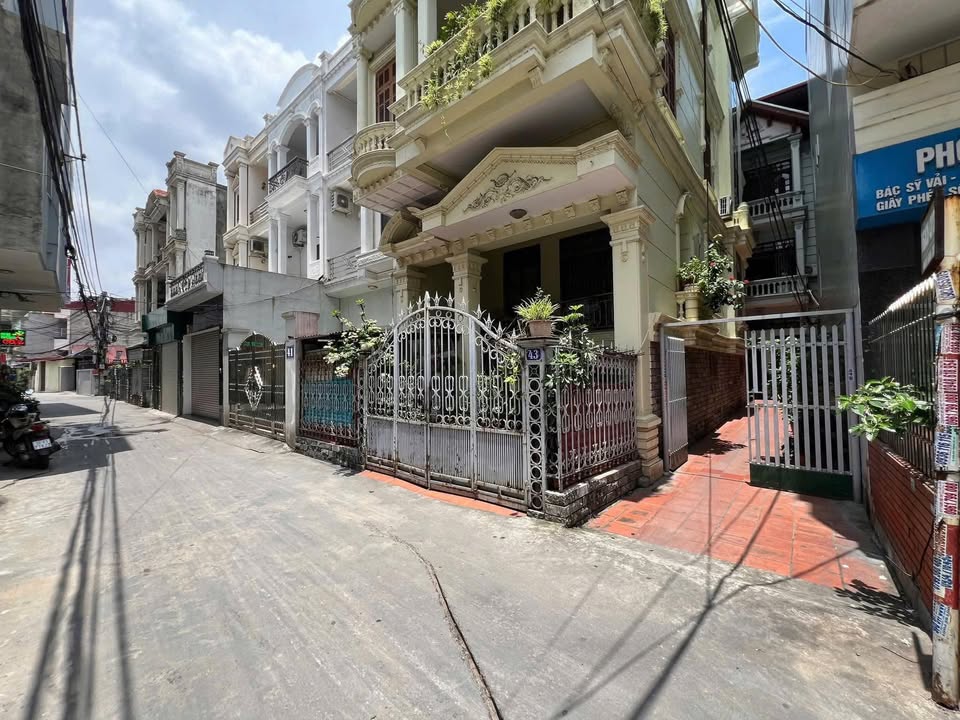 Nhà góc 3 mặt tiền Đường Văn Cao, 100m² giá 8.x tỷ - Cơ hội đầu tư hấp dẫn!