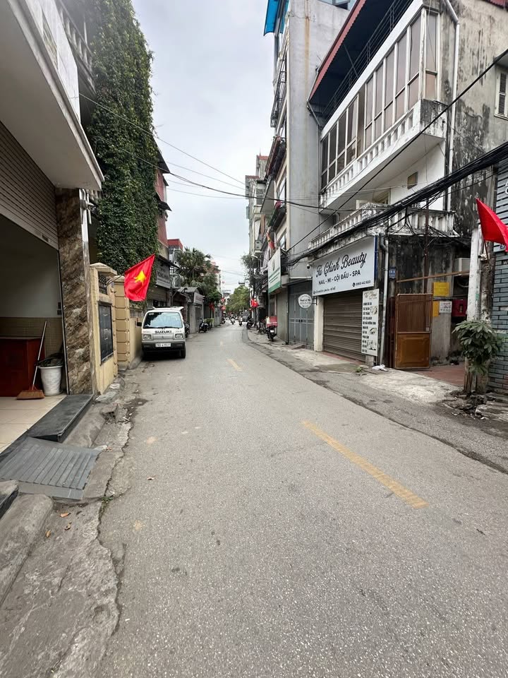 Nhà đẹp Bồ Đề, Long Biên 35m² giá 8.6 tỷ - Sẵn sàng vào ở ngay!