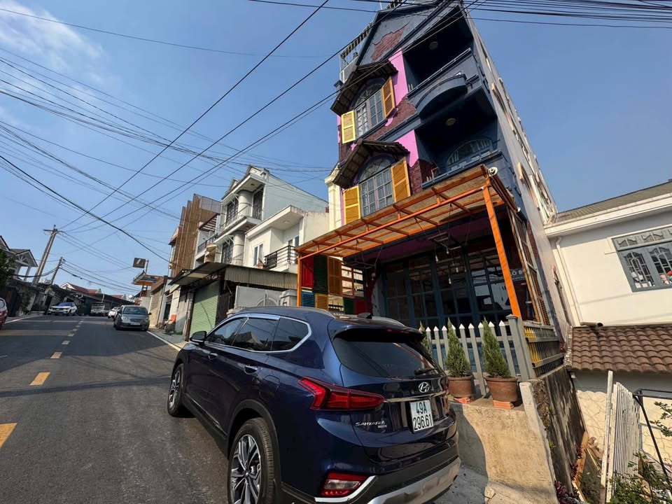 Khách sạn mặt tiền An Dương Vương Đà Lạt 94m² giá 12 tỷ - Kinh doanh hiệu quả!