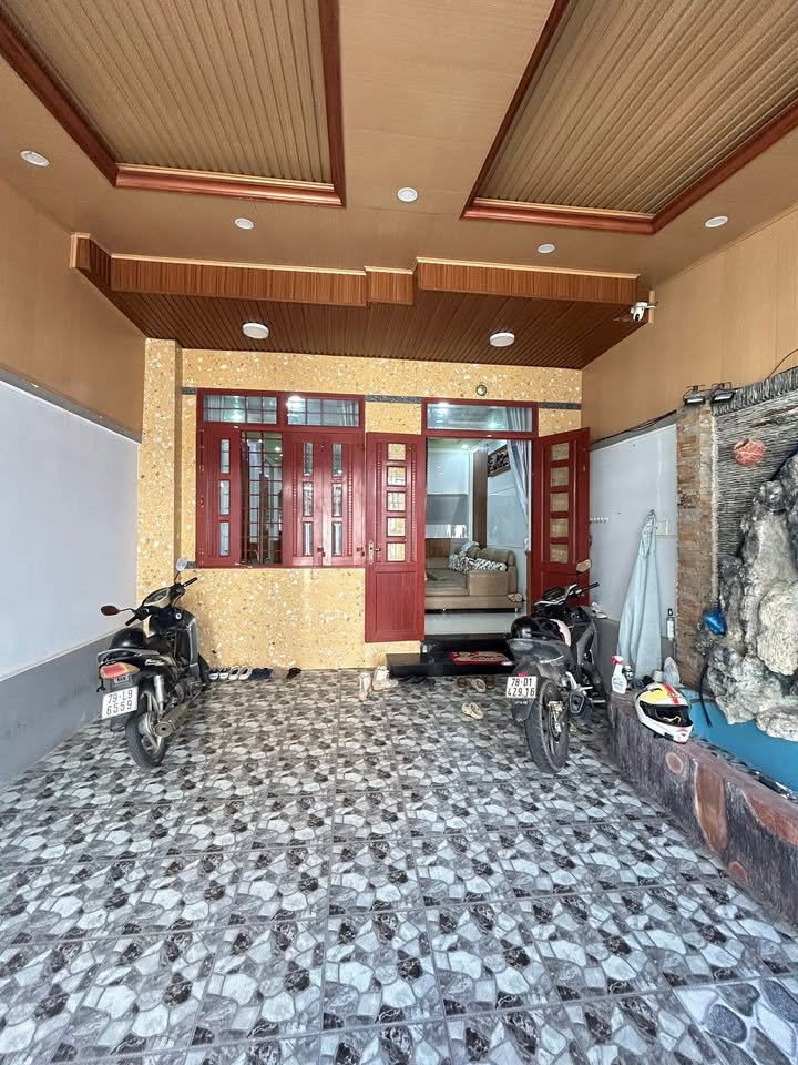 Nhà nguyên căn 100m² tại chung cư Hoàng Quân, Nha Trang - Full nội thất, giá chỉ 12 triệu/tháng!